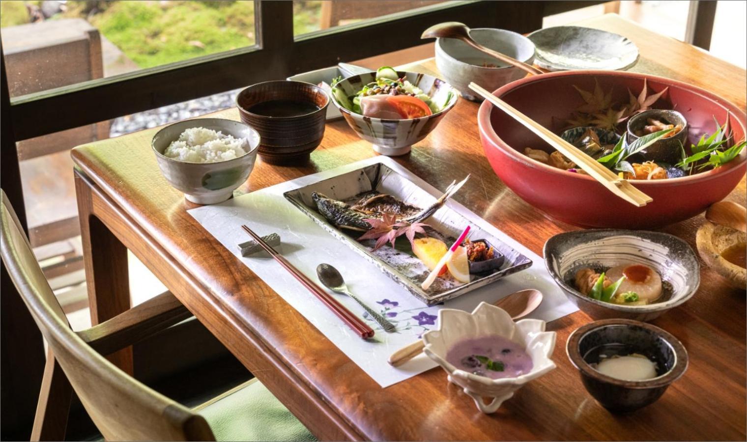 Nihon-No-Ashitaba Hotel Yufu Bagian luar foto
